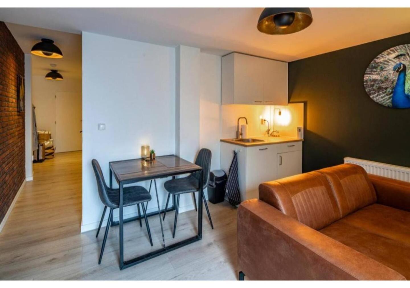 B&K Urban City Suites Tilburg Eksteriør billede