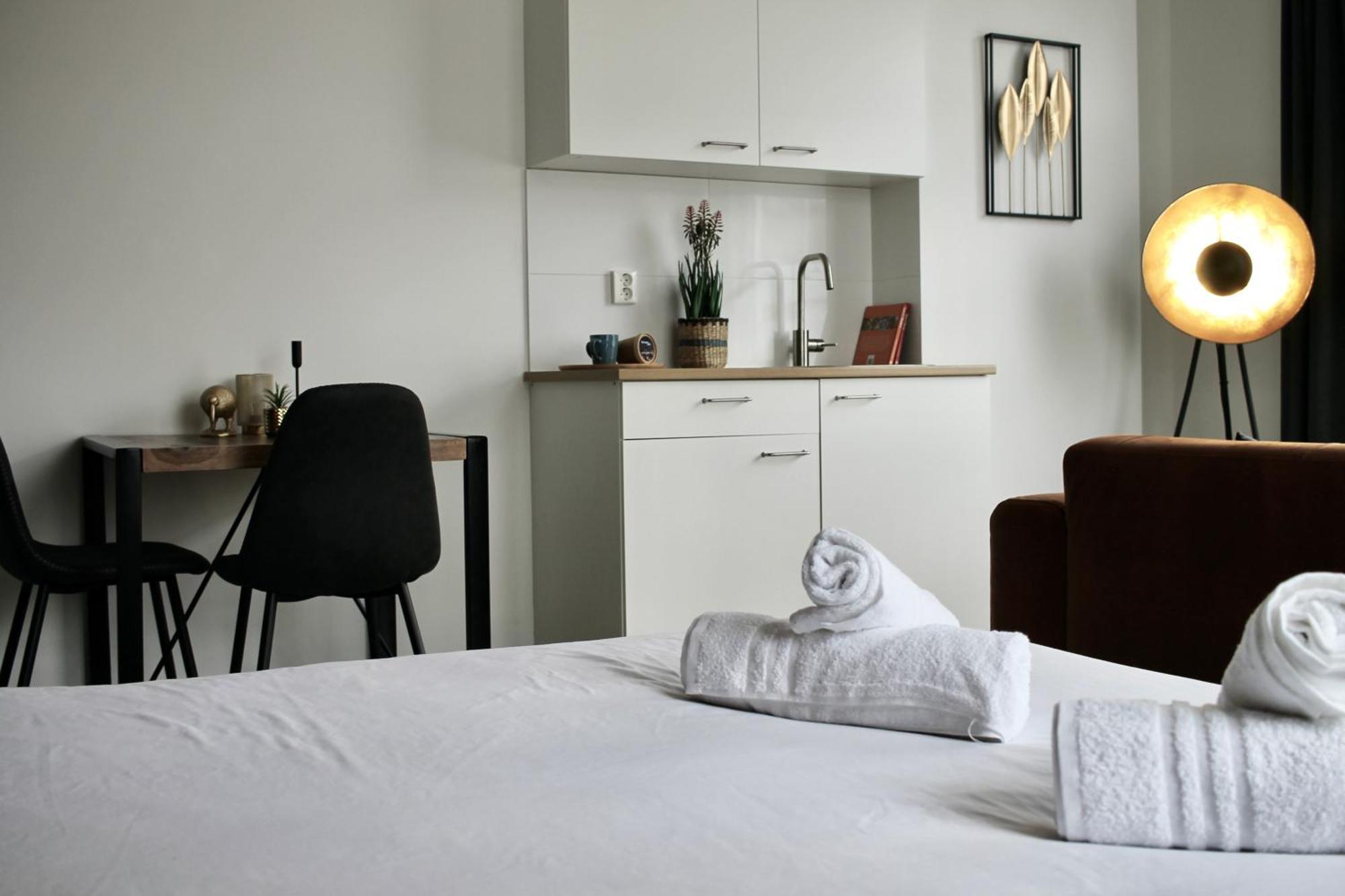 B&K Urban City Suites Tilburg Eksteriør billede