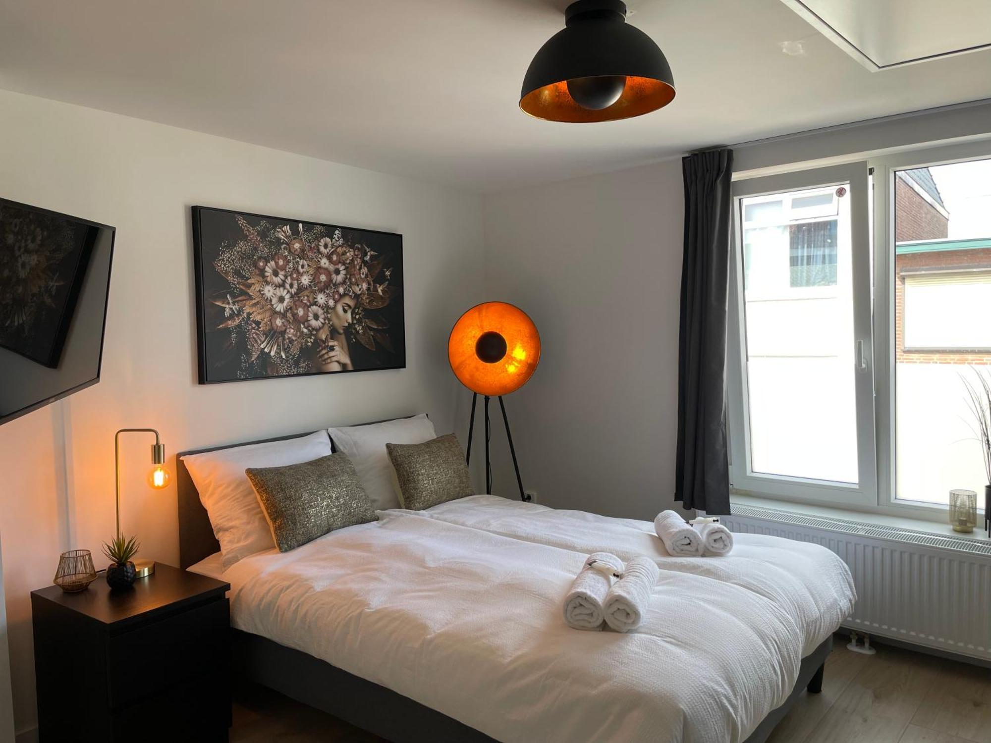 B&K Urban City Suites Tilburg Eksteriør billede