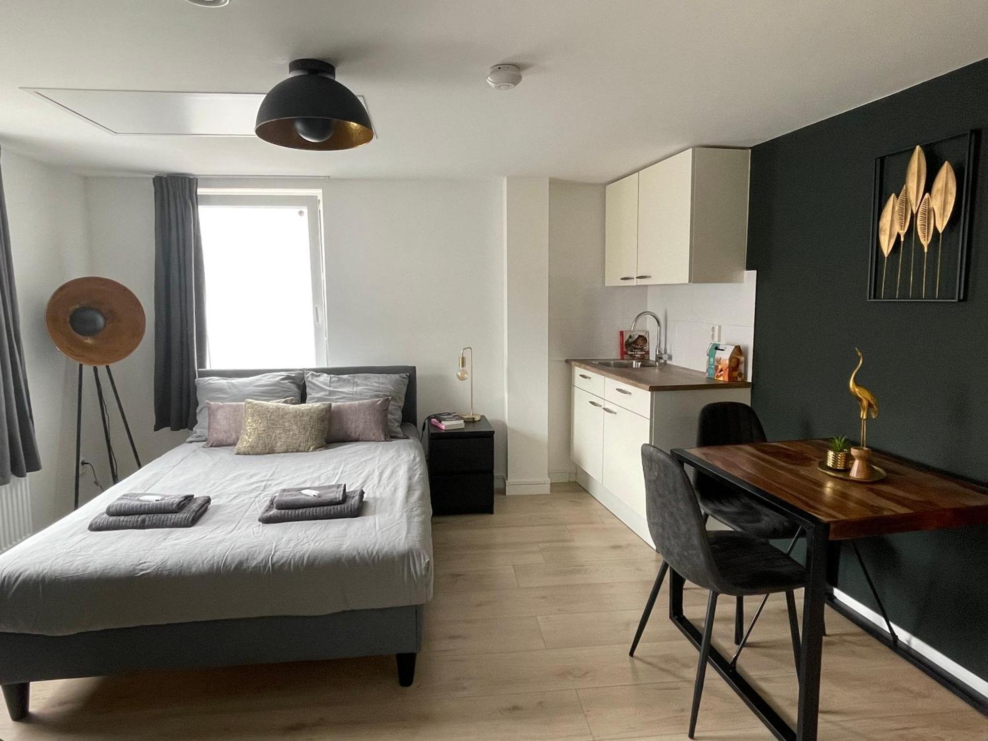 B&K Urban City Suites Tilburg Eksteriør billede